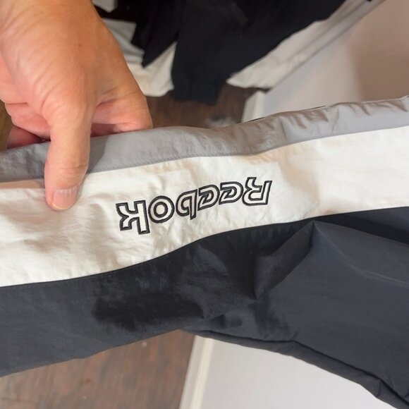 Reebok Men's Ivy League Regular-Fit Colorblocked Crinkled Track Pants - 2XL - Picture 3 of 9